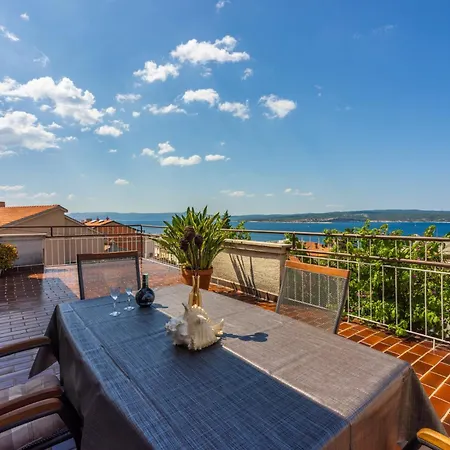 Appartement Bugenvilija *